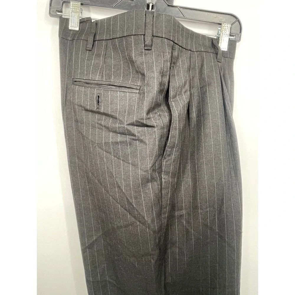 Sleek Pinstripe Dress Pants for Versatile‎ Style